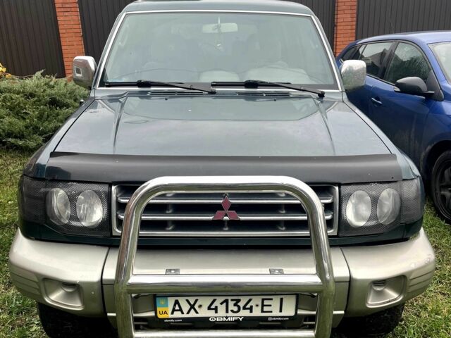 Зелений Міцубісі Паджеро, об'ємом двигуна 3 л та пробігом 197 тис. км за 5500 $, фото 1 на Automoto.ua