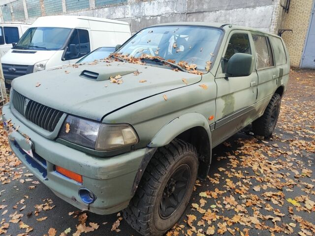 Міцубісі Паджеро 1999 у Бородянке на Automoto.ua Зелений Міцубісі Паджеро, об'ємом двигуна 2 л та пробігом 300 тис. км за 3000 $, фото 1 на Automoto.ua