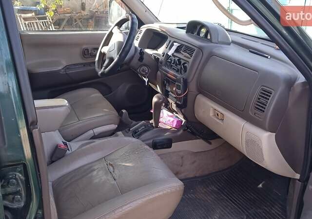 Зеленый Мицубиси Паджеро, объемом двигателя 3 л и пробегом 430 тыс. км за 6500 $, фото 1 на Automoto.ua