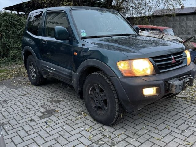 Зеленый Мицубиси Паджеро, объемом двигателя 0 л и пробегом 300 тыс. км за 5918 $, фото 1 на Automoto.ua