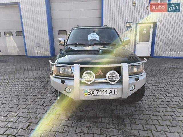 Зеленый Мицубиси Паджеро, объемом двигателя 2.5 л и пробегом 274 тыс. км за 6200 $, фото 1 на Automoto.ua