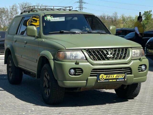 Зеленый Мицубиси Паджеро, объемом двигателя 3 л и пробегом 225 тыс. км за 6200 $, фото 1 на Automoto.ua
