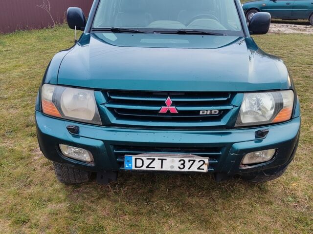 Зелений Міцубісі Паджеро, об'ємом двигуна 3 л та пробігом 249 тис. км за 3100 $, фото 1 на Automoto.ua