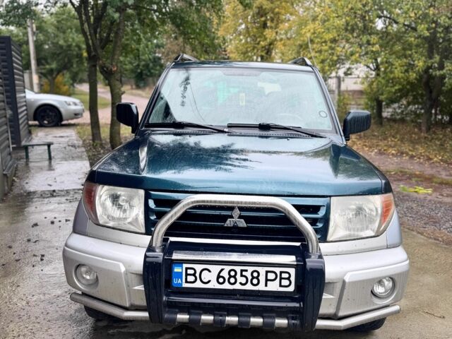 Зеленый Мицубиси Паджеро, объемом двигателя 1.8 л и пробегом 230 тыс. км за 2950 $, фото 1 на Automoto.ua
