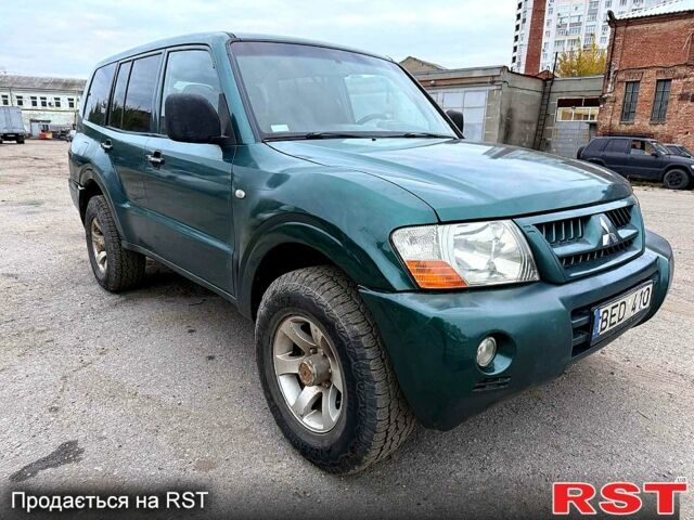 Зеленый Мицубиси Паджеро, объемом двигателя 2.5 л и пробегом 268 тыс. км за 3700 $, фото 1 на Automoto.ua