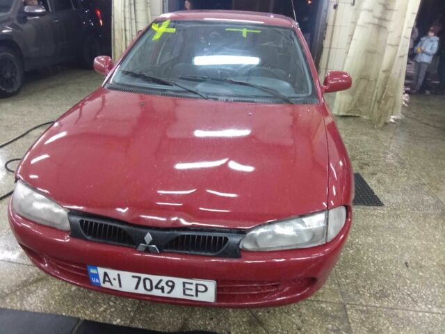 Красный Мицубиси Протон, объемом двигателя 1.5 л и пробегом 200 тыс. км за 1351 $, фото 1 на Automoto.ua
