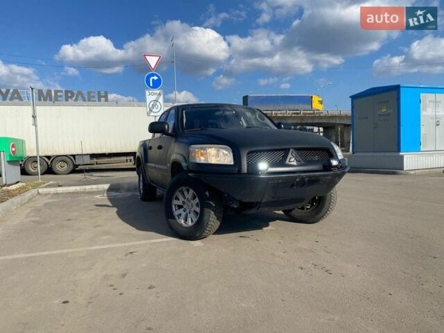 Черный Мицубиси Райдер, объемом двигателя 3.8 л и пробегом 125 тыс. км за 7700 $, фото 1 на Automoto.ua