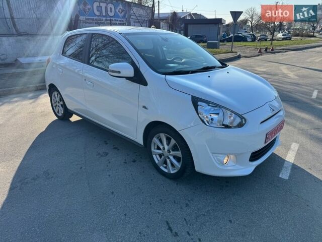 Белый Мицубиси Спейс Стар, объемом двигателя 1.2 л и пробегом 179 тыс. км за 7800 $, фото 1 на Automoto.ua