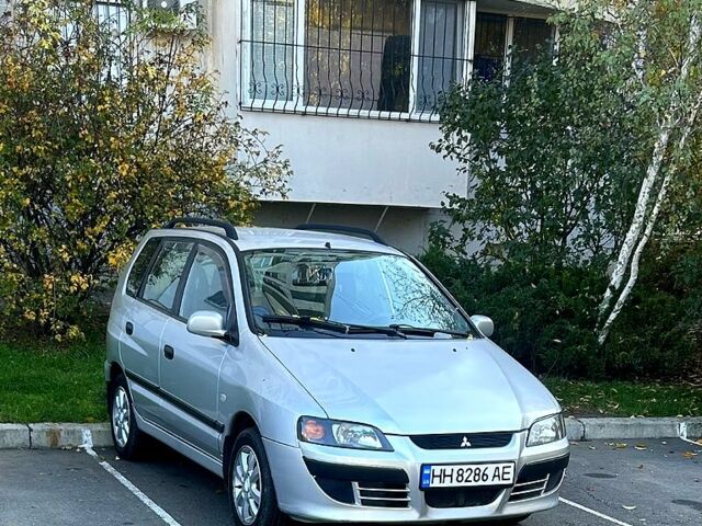 Сірий Міцубісі Спейс Стар, об'ємом двигуна 1.6 л та пробігом 295 тис. км за 3500 $, фото 1 на Automoto.ua