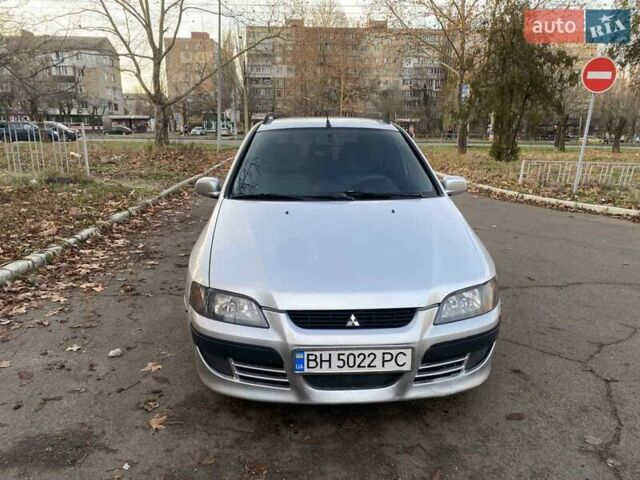 Сірий Міцубісі Спейс Стар, об'ємом двигуна 1.58 л та пробігом 250 тис. км за 2800 $, фото 1 на Automoto.ua