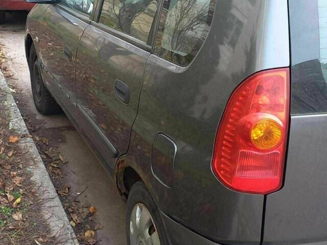 Серый Мицубиси Спейс Стар, объемом двигателя 1.6 л и пробегом 170 тыс. км за 1350 $, фото 1 на Automoto.ua