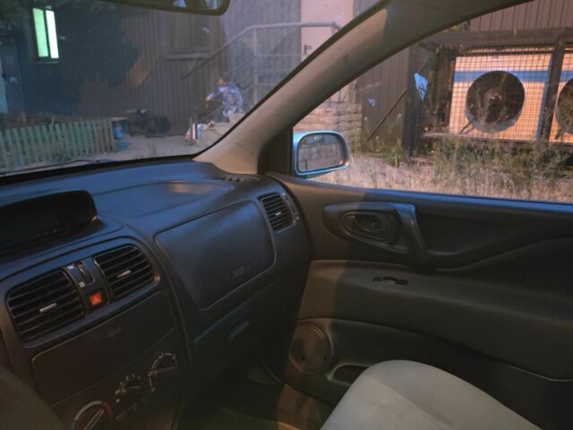 Серый Мицубиси Спейс Стар, объемом двигателя 1.6 л и пробегом 182 тыс. км за 2400 $, фото 1 на Automoto.ua