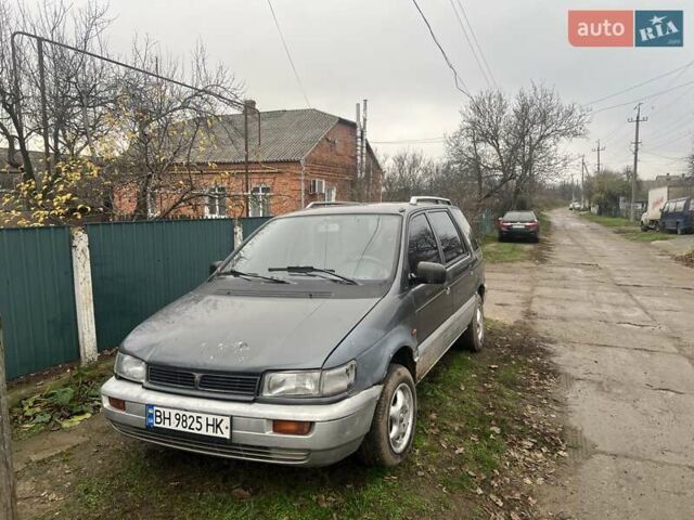 Серый Мицубиси Спейс Вагон, объемом двигателя 1.8 л и пробегом 300 тыс. км за 1500 $, фото 1 на Automoto.ua