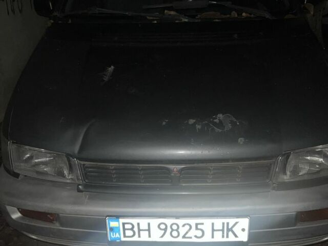 Серый Мицубиси Спейс Вагон, объемом двигателя 1.8 л и пробегом 300 тыс. км за 1500 $, фото 1 на Automoto.ua