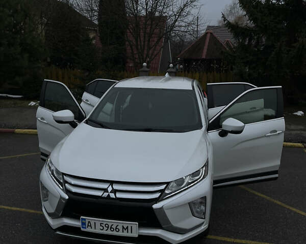 Белый Мицубиси Eclipse Cross, объемом двигателя 1.5 л и пробегом 61 тыс. км за 16500 $, фото 1 на Automoto.ua