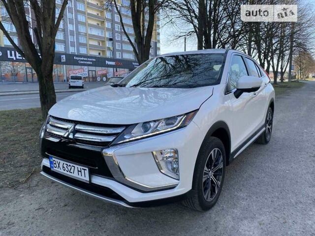 Білий Міцубісі Eclipse Cross, об'ємом двигуна 1.5 л та пробігом 55 тис. км за 18700 $, фото 1 на Automoto.ua