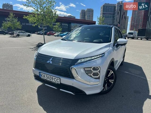 Білий Міцубісі Eclipse Cross, об'ємом двигуна 1.5 л та пробігом 49 тис. км за 26500 $, фото 1 на Automoto.ua