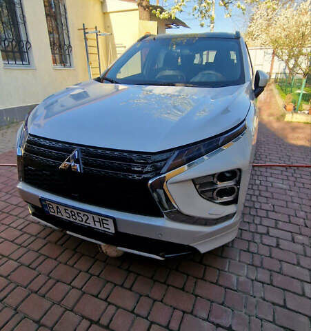 Белый Мицубиси Eclipse Cross, объемом двигателя 2 л и пробегом 10 тыс. км за 28000 $, фото 1 на Automoto.ua