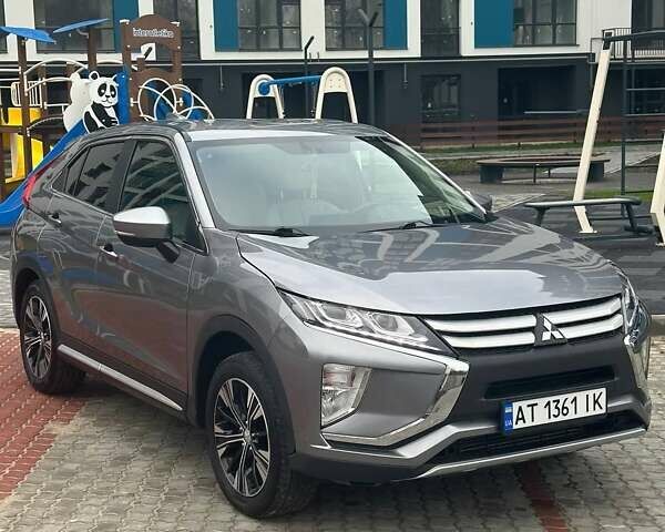 Сірий Міцубісі Eclipse Cross, об'ємом двигуна 1.5 л та пробігом 100 тис. км за 15700 $, фото 1 на Automoto.ua