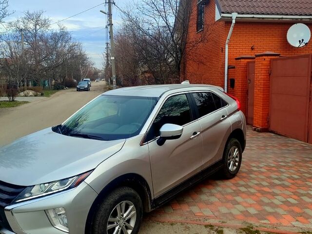 Сірий Міцубісі Eclipse Cross, об'ємом двигуна 1.5 л та пробігом 60 тис. км за 10200 $, фото 1 на Automoto.ua