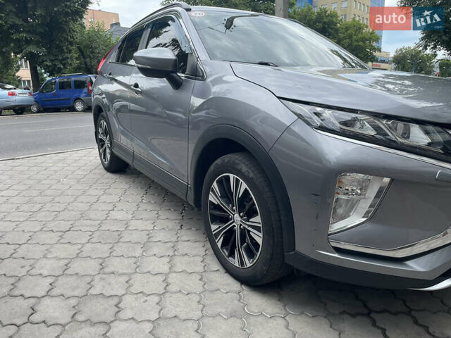 Сірий Міцубісі Eclipse Cross, об'ємом двигуна 1.5 л та пробігом 101 тис. км за 20400 $, фото 1 на Automoto.ua