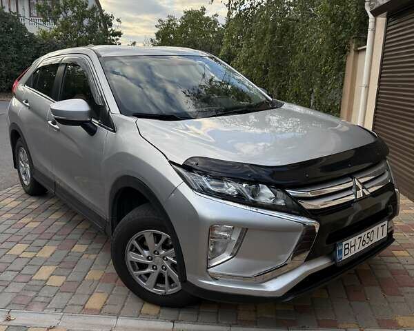 Серый Мицубиси Eclipse Cross, объемом двигателя 1.5 л и пробегом 150 тыс. км за 17000 $, фото 1 на Automoto.ua
