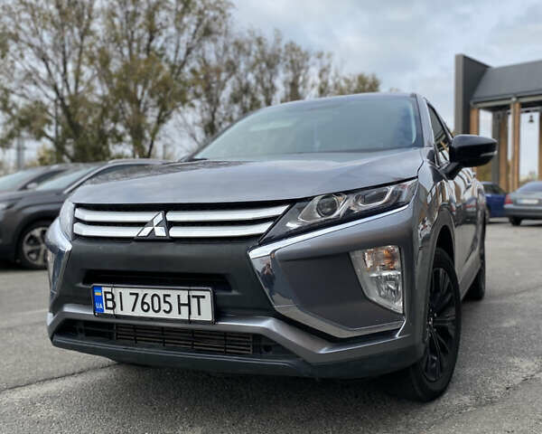 Серый Мицубиси Eclipse Cross, объемом двигателя 1.5 л и пробегом 90 тыс. км за 17000 $, фото 1 на Automoto.ua