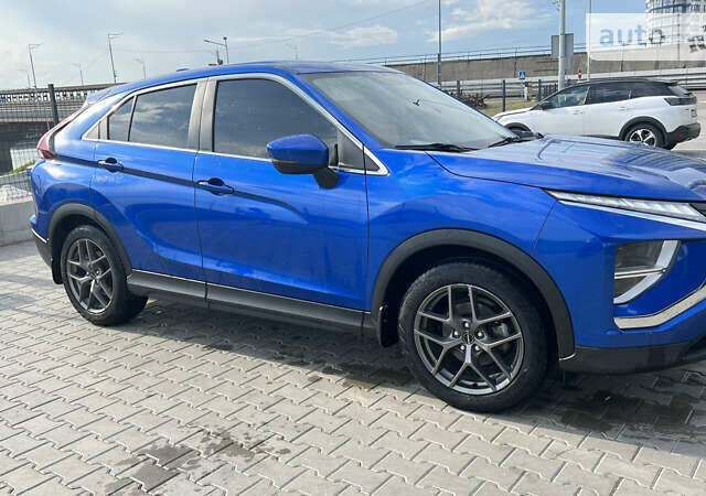 Синій Міцубісі Eclipse Cross, об'ємом двигуна 2 л та пробігом 101 тис. км за 21000 $, фото 1 на Automoto.ua