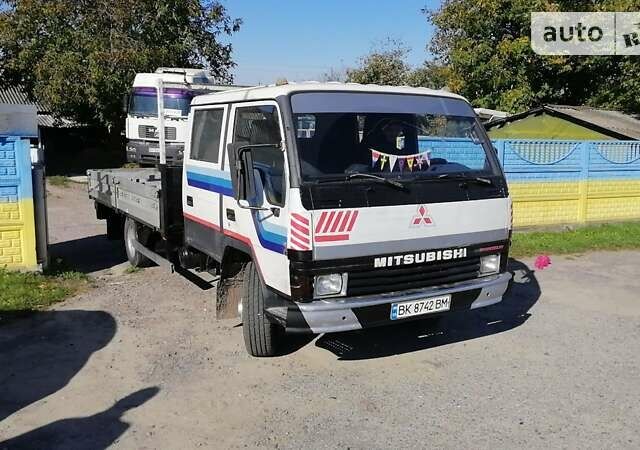 Белый Мицубиси Fuso Canter, объемом двигателя 3.3 л и пробегом 356 тыс. км за 5000 $, фото 1 на Automoto.ua