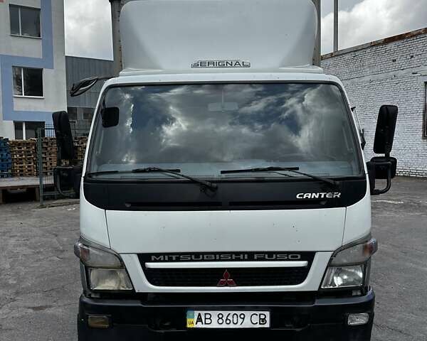 Белый Мицубиси Fuso Canter, объемом двигателя 3 л и пробегом 408 тыс. км за 8300 $, фото 1 на Automoto.ua