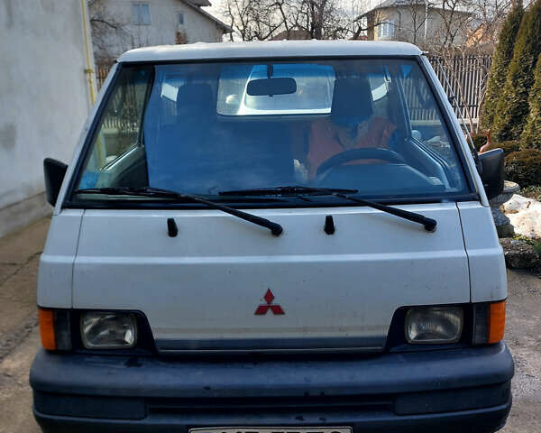 Білий Міцубісі L 300, об'ємом двигуна 2.5 л та пробігом 350 тис. км за 2100 $, фото 1 на Automoto.ua