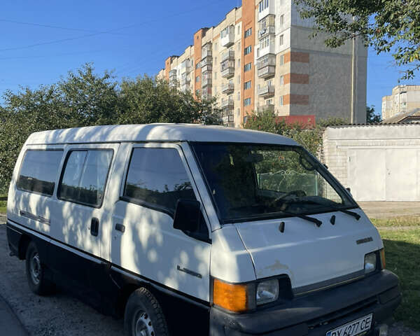 Белый Мицубиси L 300, объемом двигателя 2 л и пробегом 298 тыс. км за 1900 $, фото 1 на Automoto.ua