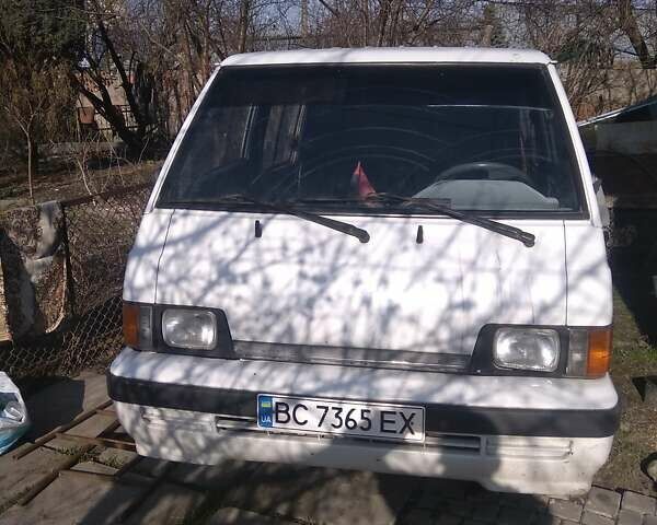 Белый Мицубиси L 300, объемом двигателя 2 л и пробегом 350 тыс. км за 1000 $, фото 1 на Automoto.ua