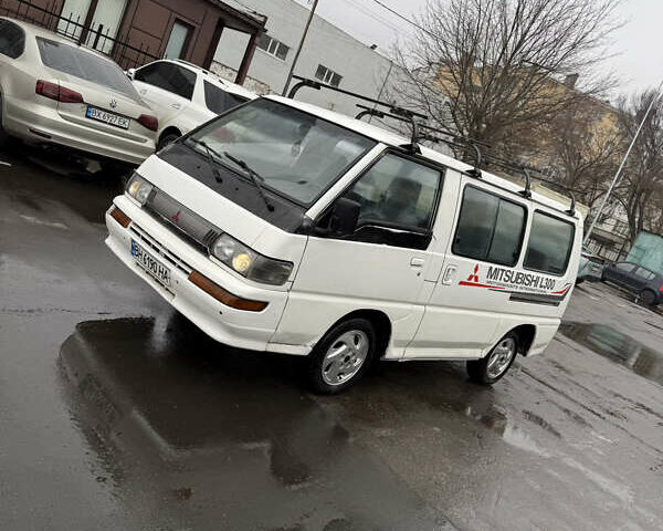 Білий Міцубісі L 300, об'ємом двигуна 2.48 л та пробігом 350 тис. км за 2699 $, фото 1 на Automoto.ua