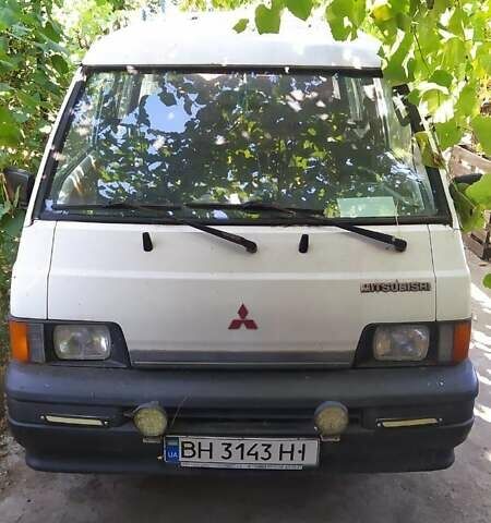 Білий Міцубісі L 300, об'ємом двигуна 2.48 л та пробігом 315 тис. км за 2700 $, фото 1 на Automoto.ua