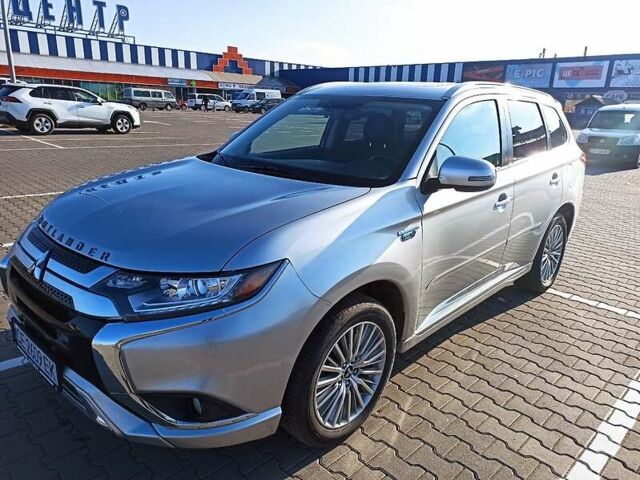 Міцубісі Outlander PHEV, об'ємом двигуна 2 л та пробігом 38 тис. км за 25500 $, фото 1 на Automoto.ua