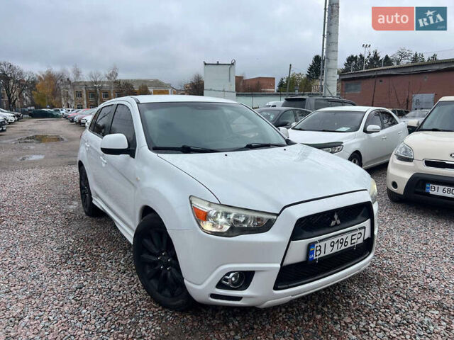Белый Мицубиси Outlander Sport, объемом двигателя 2 л и пробегом 177 тыс. км за 10300 $, фото 1 на Automoto.ua