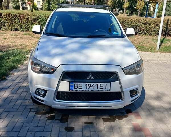 Білий Міцубісі Outlander Sport, об'ємом двигуна 2 л та пробігом 280 тис. км за 8500 $, фото 1 на Automoto.ua