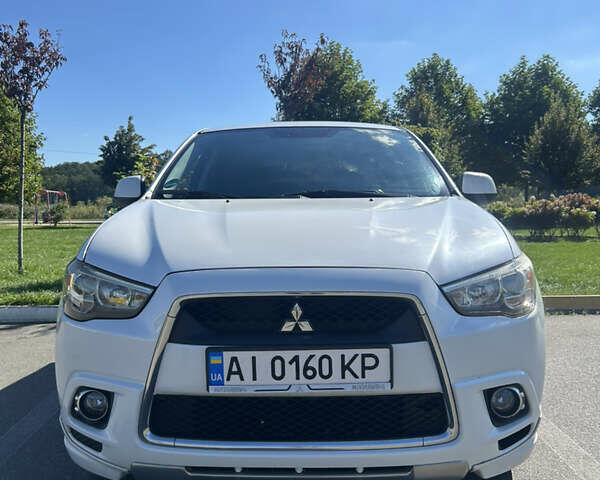 Білий Міцубісі Outlander Sport, об'ємом двигуна 2 л та пробігом 258 тис. км за 10500 $, фото 1 на Automoto.ua