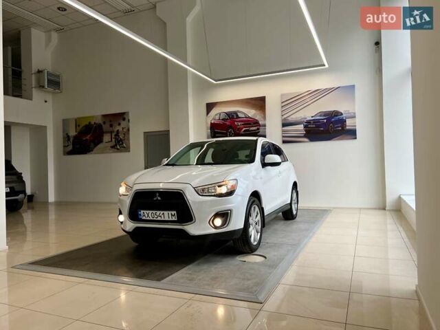 Білий Міцубісі Outlander Sport, об'ємом двигуна 2.4 л та пробігом 160 тис. км за 12500 $, фото 1 на Automoto.ua