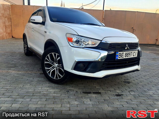 Білий Міцубісі Outlander Sport, об'ємом двигуна 2 л та пробігом 180 тис. км за 12000 $, фото 1 на Automoto.ua