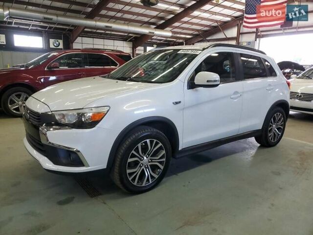 Белый Мицубиси Outlander Sport, объемом двигателя 2.4 л и пробегом 186 тыс. км за 1600 $, фото 1 на Automoto.ua