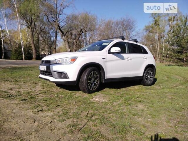 Білий Міцубісі Outlander Sport, об'ємом двигуна 2 л та пробігом 80 тис. км за 13500 $, фото 1 на Automoto.ua