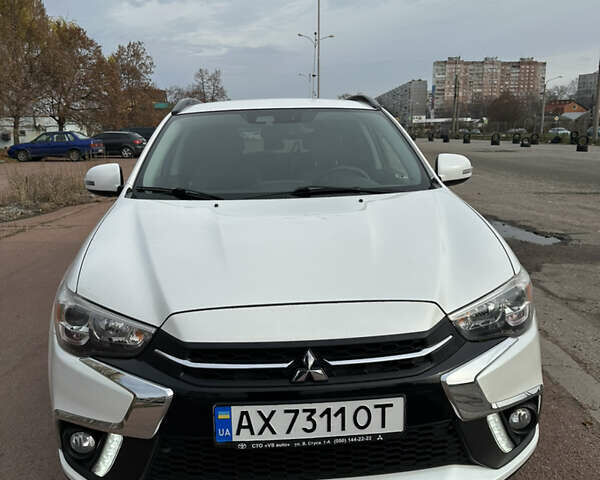 Белый Мицубиси Outlander Sport, объемом двигателя 2.36 л и пробегом 75 тыс. км за 15500 $, фото 1 на Automoto.ua