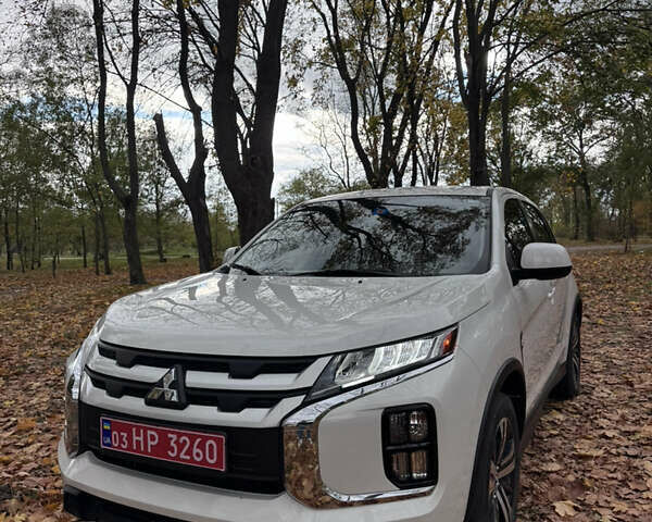 Міцубісі Outlander Sport 2019 у Кропивницькому (Кіровограді) на Automoto.ua Білий Міцубісі Outlander Sport, об'ємом двигуна 0 л та пробігом 89 тис. км за 15800 $, фото 1 на Automoto.ua