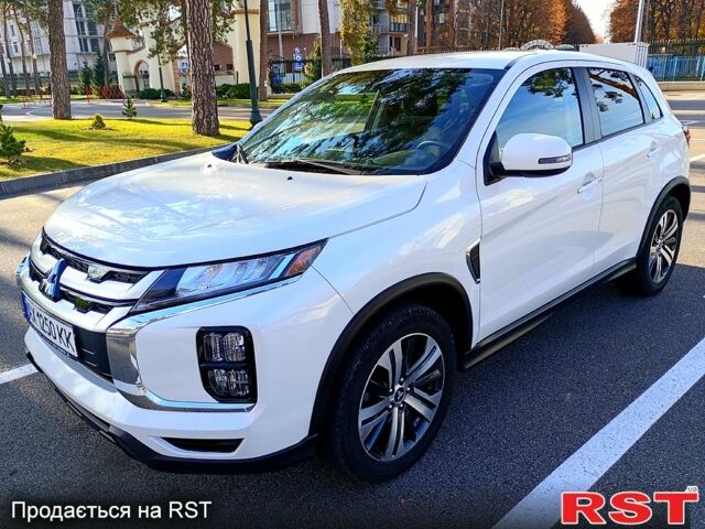 Белый Мицубиси Outlander Sport, объемом двигателя 2 л и пробегом 90 тыс. км за 16500 $, фото 1 на Automoto.ua