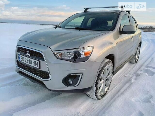 Серый Мицубиси Outlander Sport, объемом двигателя 2 л и пробегом 75 тыс. км за 12400 $, фото 1 на Automoto.ua