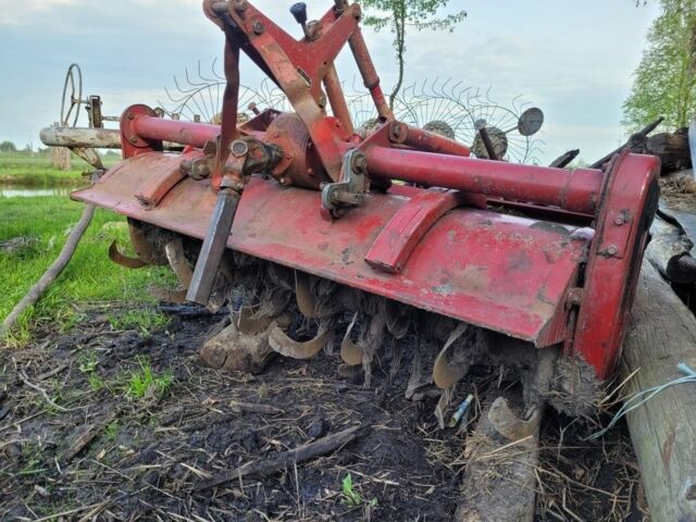 Красный Мицубиси P140, объемом двигателя 0 л и пробегом 0 тыс. км за 1000 $, фото 1 на Automoto.ua