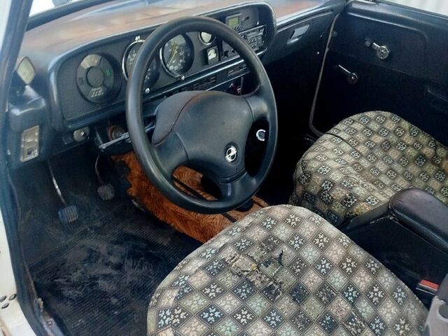 Москвич / АЗЛК 2140 1982 в Краснокутске на Automoto.ua Белый Москвич / АЗЛК 2140, объемом двигателя 1.5 л и пробегом 0 тыс. км за 400 $, фото 1 на Automoto.ua