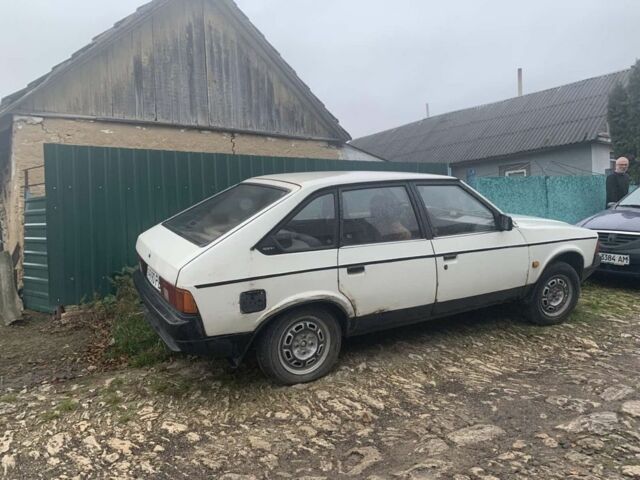 Белый Москвич / АЗЛК 2140, объемом двигателя 10 л и пробегом 111 тыс. км за 500 $, фото 1 на Automoto.ua